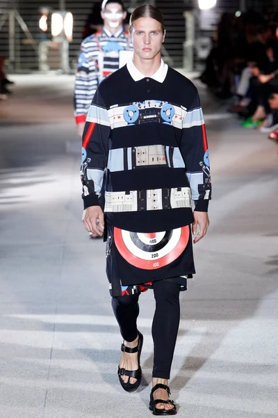 Look 23